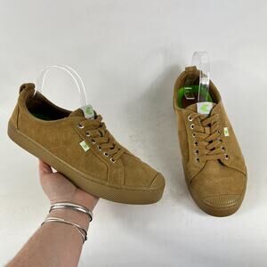 Cariuma Oca Low mens size 10.5 camel tan suede athletic sneakers shoes